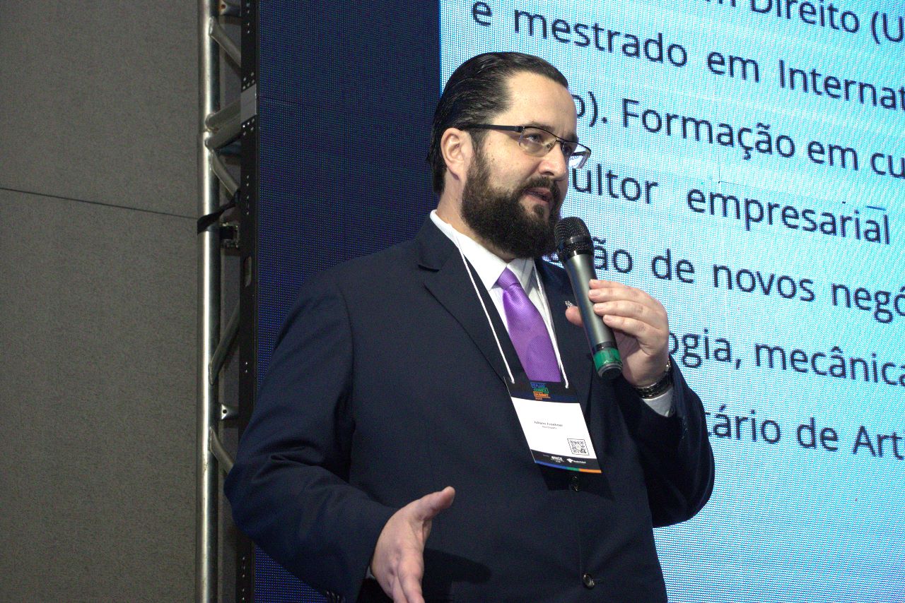 State Government participates in the foreign trade operations symposium in Itajaí