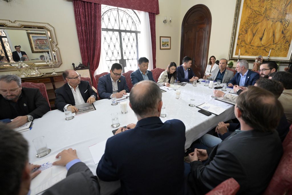 Proyectos ferroviarios de Santa Catarina son presentados a inversores chinos