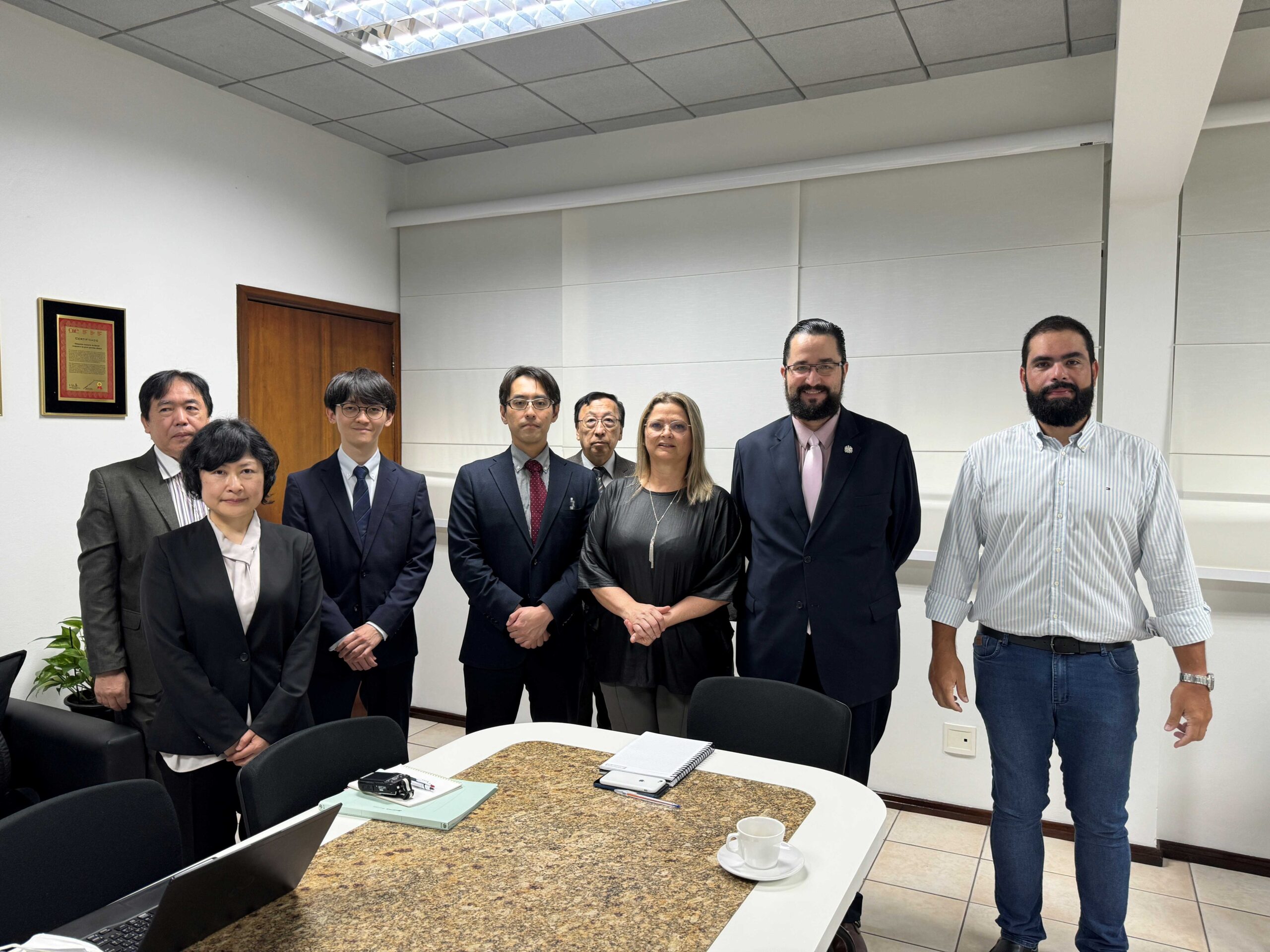 State Government presents animal health defense model to Japanese delegation